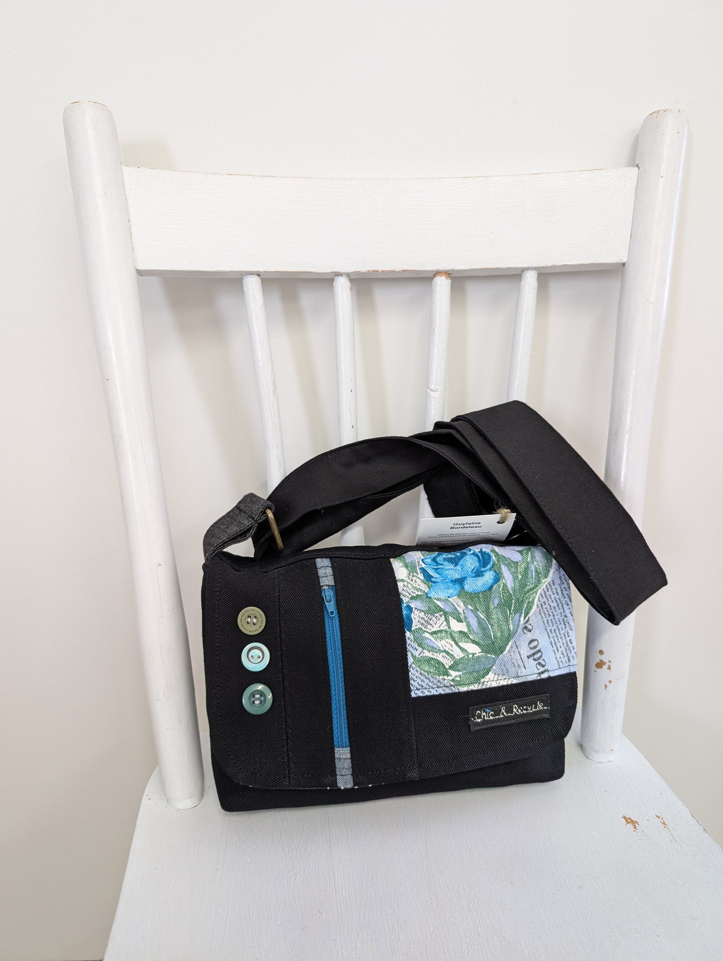 Denim noir et fleurs turquoise!