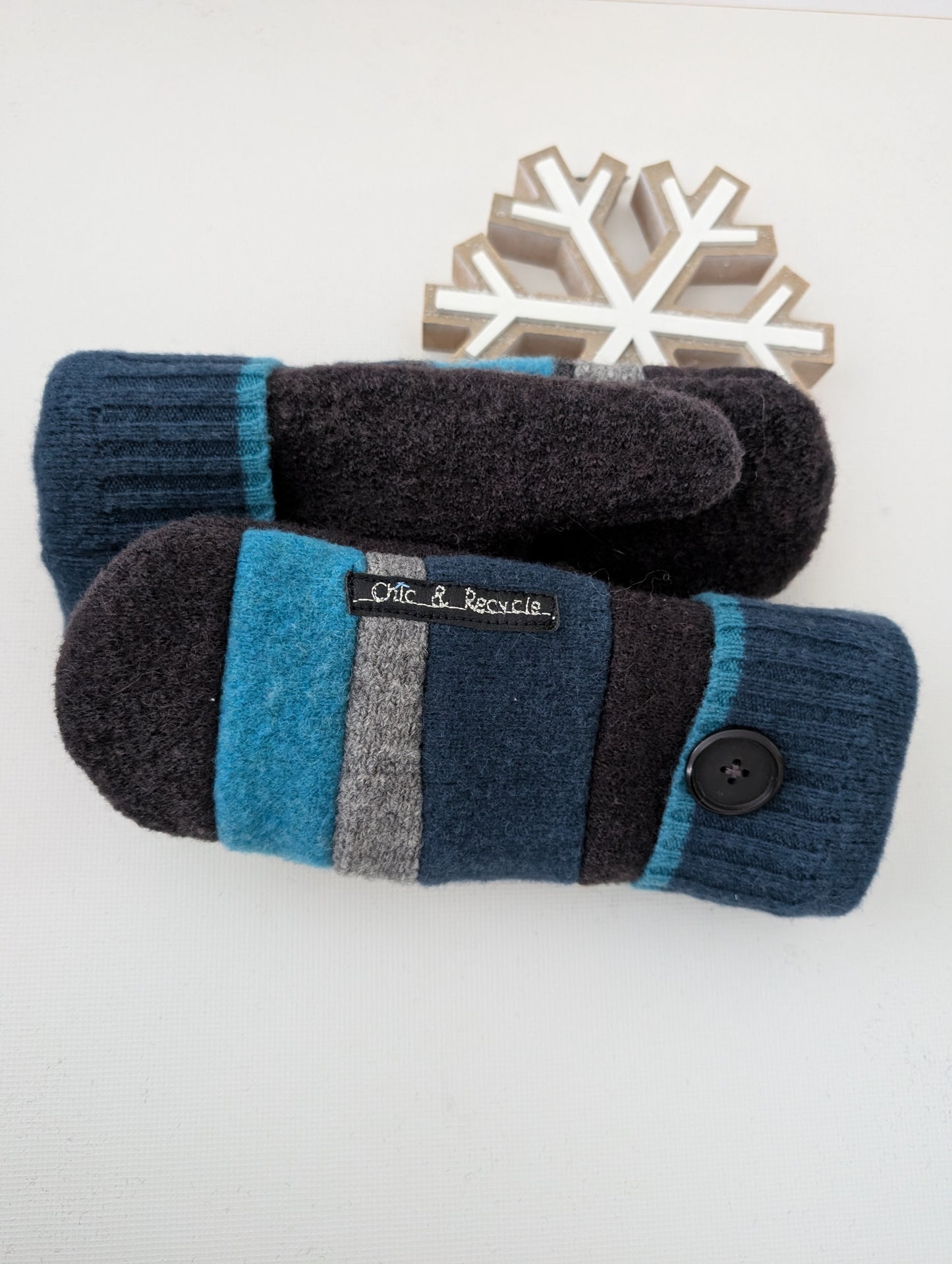 Des mitaines avec du turquoise