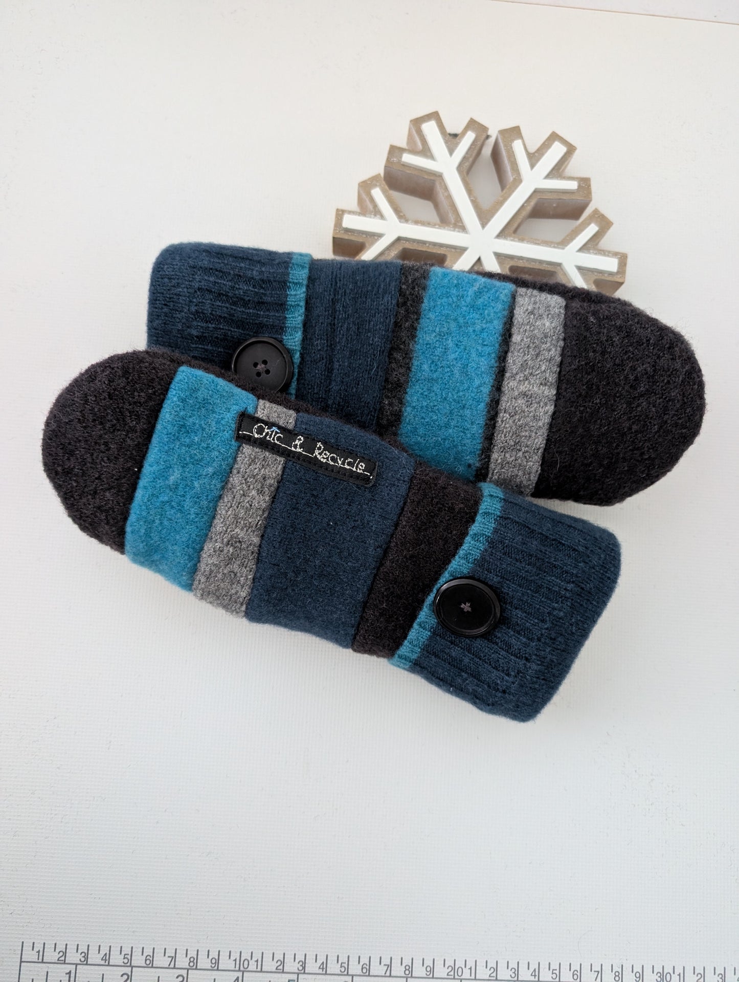 Des mitaines avec du turquoise